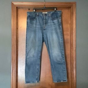 Levi’s premium wedgie straight jeans size 31